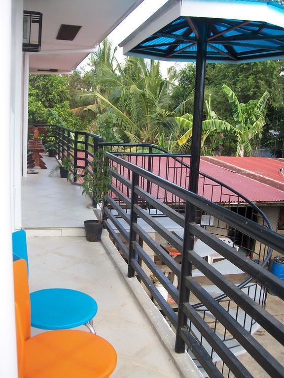 Charm Guest House Puerto Princesa Bagian luar foto