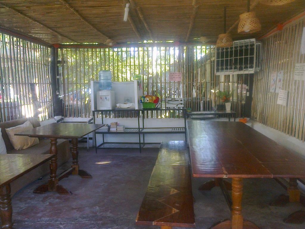 Charm Guest House Puerto Princesa Bagian luar foto