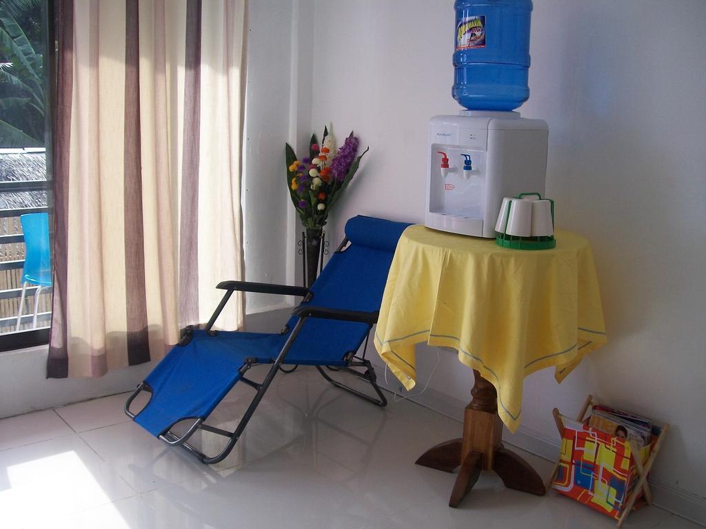Charm Guest House Puerto Princesa Bagian luar foto