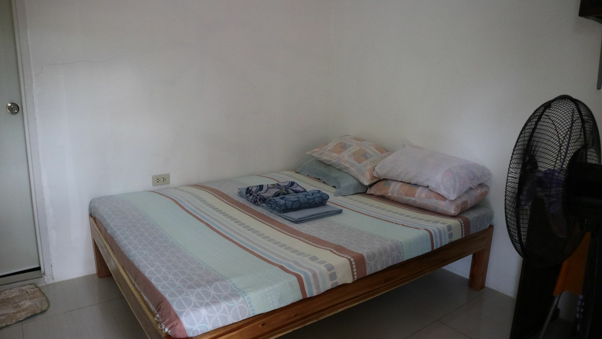 Charm Guest House Puerto Princesa Bagian luar foto
