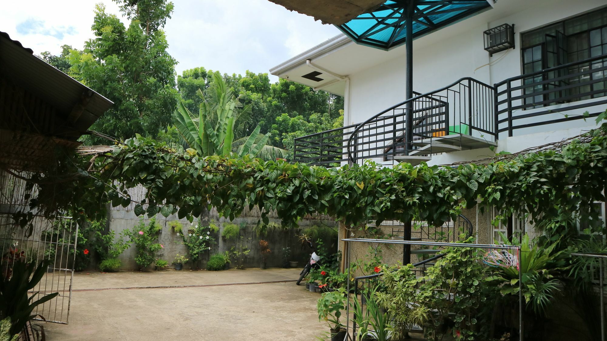 Charm Guest House Puerto Princesa Bagian luar foto