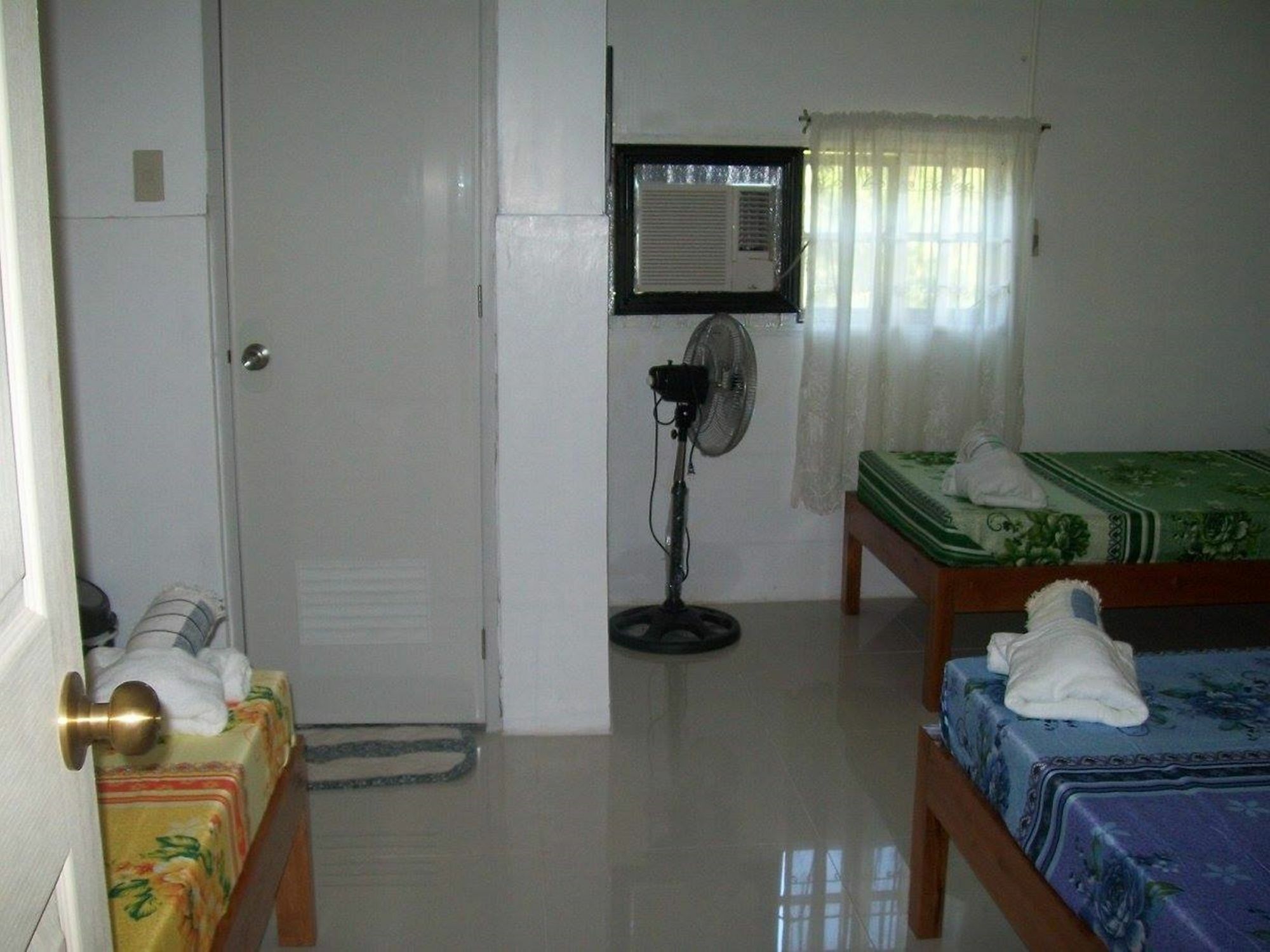 Charm Guest House Puerto Princesa Bagian luar foto