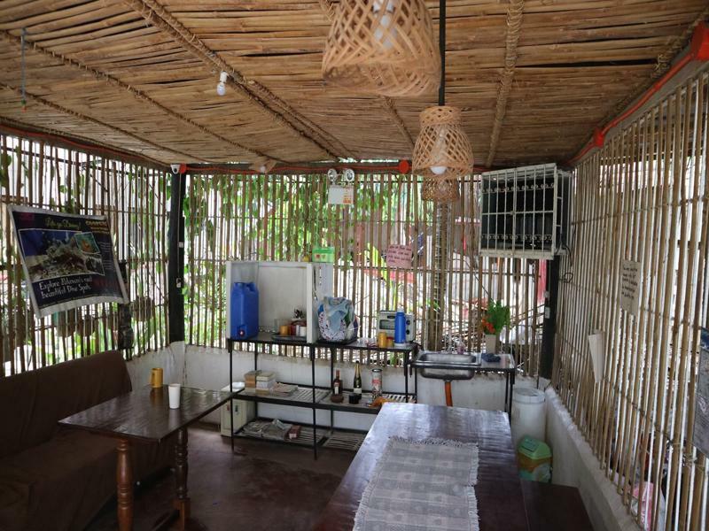 Charm Guest House Puerto Princesa Bagian luar foto